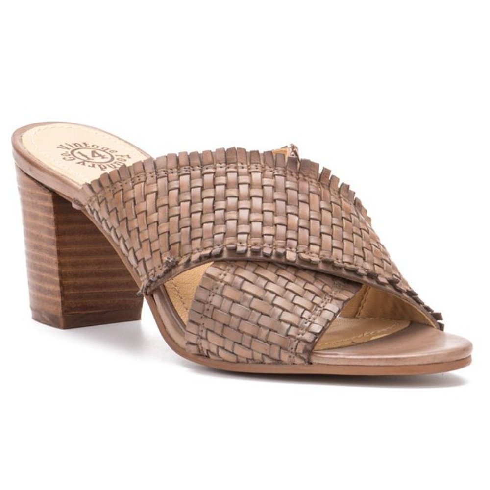 NIB Vintage Foundry Co. Louisa Leather Sandals